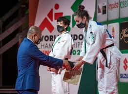 Suivez les jeux olympiques de tokyo en direct, découvrez tous les résultats, les médailles, les performances de l'équipe de france et bien plus encore ! Les Medailles Des Championnats Du Monde De Judo Recoivent Des Appareils Portables Du Partenaire De L Ijf Huawei Tech Tribune France