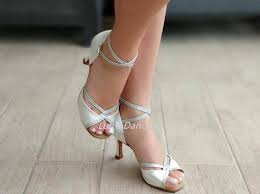 .chaussures de mariage blanches, chaussures de mariée blanches, chaussures blanches pour le mariage, chaussures indiennes ethniques, chaussures khussa pour les femmes. Chaussures De Bal Pour Mariage Blanc Sexy Chaussures De Danse Pour Mariage Latine Tango Bachata Mambo Talons Hauts Ds501 Aliexpress