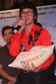 Hoài linh không nén được xúc động. Hoai Linh Khoc Trong Ngay Cong Bá»' Liveshow Vnexpress Giáº£i Tri