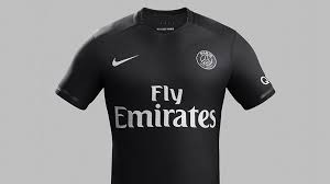 Le nouveau maillot third du psg vient d'être dévoilé par nike. Nike Et Psg Presentent Le Nouveau Maillot Noir Third Psg Paris Saint Germain Gq France