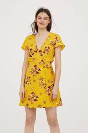 Vestido Cruzado Estampado Amarillo Floral Mujer H M Es In 2020 Floral Dresses Short Casual Dresses For Women Formal Dresses For Women