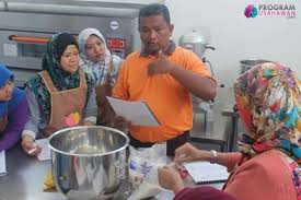 Workstation adalah perkara yang paling penting untuk memulakan sesuatu kerja. Kursus Makanan Sejuk Beku Programusahawan Com