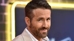 Back in the 1990s, berry revealed that an ex punched her in the head, causing her to losing hearing an ear. Prominente Die Wesley Snipes Nicht Leiden Konnen News24viral