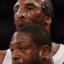 Kobe Bryant statue unveiled at Lakers arena