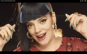 Lily Allen: “Hard Out Here” video takes on misogyny and Miley Cyrus. (VIDEO)