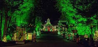 Main Street Christmas At Six Flags Holiday In The Park Six Flags America Washington Dc Christmas Six Flags