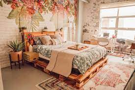 10 Diy Pallet Bed Ideas Easy Ways To Make A Pallet Bed Apartment Therapy With the crates on their side and the two mattresses on top, the bed measured just under 30″ tall, which is the perfect hight. 10 diy pallet bed ideas easy ways to