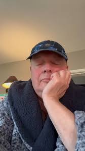 the weather is a bit dreary here in the cathedral city of Lincoln, but  music 🎶 always lifts me , now ain’t that freaking brilliant 😊🎶🎶🎶🎶  have a great day everyone 🤗🤝❣️