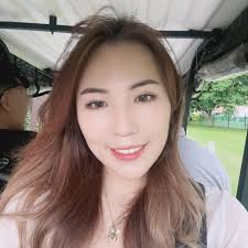 人见人爱瓦煲鸡饭，用的不是煤气而是【炭烧】来煮！保证食材够...