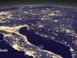 Cette fois, la nasa va encore plus loin et nous fait partager ses images de la terre vue de nuit. La Nasa Devoile Des Images Exceptionnelles De La Terre Illuminee La Nuit Video Dailymotion