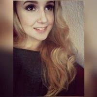 Lisa Jeske's Instagram, Twitter & Facebook