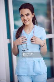 Rebecca Rittenhouse Stars As Nurse Brittany Dobler On Red Band Picture Id456364914 684 1 024 Pixels Red Band Society Red Band Band Pictures