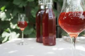 Zirbenschnaps In 2020 Zirbenschnaps Schnaps Rezepte