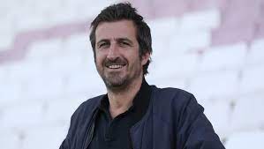Beim hallenturnier in oldenburg beim cup der öffentlichen johan micoud, consultant pour la chaîne l'équipe, décortique les prestations globales des bleus et. Was Macht Eigentlich Werder Legende Johan Micoud German Site
