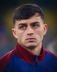 EXCELLENCE GIVEN IS RED CARD NO PROBLEM HIM IS PLAYER BIG STAR REGULATIONS  IF COMPLAIN WITH IS REFEREE. THIS REFEREE IS VERY GOOD JOB