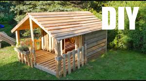 Wenn sie ein gartenhaus selber bauen möchten, sollten sie zunächst einmal nach einem passenden standort suchen. Spielhaus Gartenhaus Fur Kinder Selber Bauen Aus Paletten Anleitung Youtube