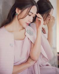 I'm glass slipper ready! Where's Prince Charming? @anotherone.official  #cinderella #ootd