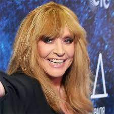 Maybe you would like to learn more about one of these? Alla Pugacheva Pokazala Kak Vyglyadela Ee Mat V Molodosti Vokrug Tv