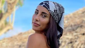 Cynthia Cofano In Bathing Suit Says "Like My Bikini?" — Celebwell