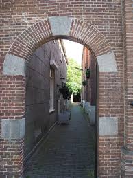 Poortje Naast De Lutherse Kerk Ramen Hoorn 2017 Met Afbeeldingen Lutherse Kerk Hoorns