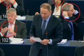 Polityk z wrocławia, poseł na sejm rp, pierwszy wiceprzewodniczący unii europejskich demokratów. Smiech Na Sali Protasiewicz Tlumaczy Sie W Europarlamencie A Parlamentarzysci Graja Na Tablecie Rozmawiaja I Ziewaja Wideo Super Express Wiadomosci Polityka Sport