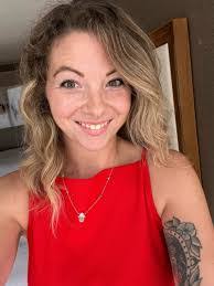 Deana Love's Instagram, Twitter & Facebook