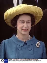 Femme classe, silencieuse et très distinguée, elisabeth 2 est unanimement appréciée sur l'île. I Pinimg Com Originals Ff 84 F8 Ff84f8edf39d5ce