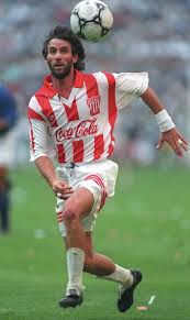 Ivo alexie basay hatibović (născut la 13 aprilie 1966) este un atacant de fotbal pensionar din chile , care a jucat fotbal profesionist timp de șaptesprezece ani. 46 Ideas De Los Goleadores Goleadores Homenaje Viejitos