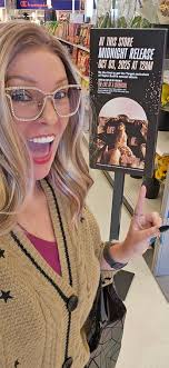 Sources are telling me Taylor Swift is banging the drum tonight!!