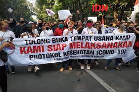 Minuman berenergi ini diseduh dengan air putih, ditambah es batu dan cocok dinikmati saat siang hari. Ratusan Pl Di Bandung Demo Minta Pemkot Izinkan Karaoke Segera Buka