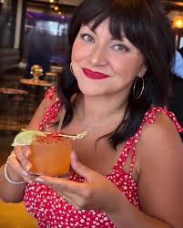 Teacher seeking support for baby registry