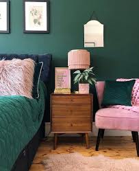 A green metal roof can be a bit bossy, limiting the home's body and trim color options. The Best Colors That Go With Green Home Decor