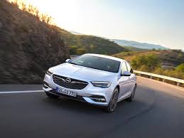 Das zeigt schon ein erster blick auf sein äußeres. Opel Insignia Grand Sport Erste Fotos Preise Und Infos