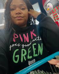 Hello December! ❤️🎄 #LifeLately #NovemberDump Here are a few highlights  that made November memorable! ✨Tree decorating 🎄 ✨Dance conventions  #dancemomlife 🩰 ✨Self care days 💆🏽‍♀️💅 ✨Baking with my littles 🍪 ✨Good  eats