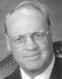 Kenneth Cahoon's Instagram, Twitter & Facebook