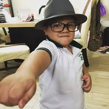 Franco escamilla, comediante, cantante, locutor, experto en nada y crítico de todo. Franco Escamilla Twitter Da Mi Hijo Se Graduo De Kinder Y Justo Anoche Se Le Cayo Su Primer Diente No Me Hago Viejo Simplemente El Se Vuelve Grande Https T Co M7dogijsyz