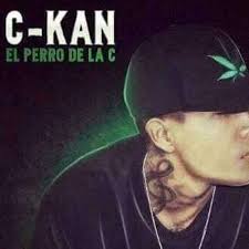Después desnudo con los tatuajes pelados y con lentes negros. C Kan El Perro De La C Podcast Podtail