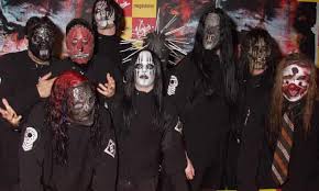 Slipknot is an american heavy metal band formed in des moines, iowa in 1995 by percussionist shawn crahan, drummer joey jordison and bassist paul gray. 40oobe6gggiyhm