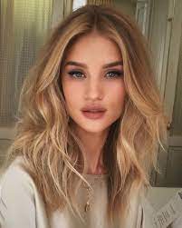 Makeup Artist Represented By The Wall Group Snapchat Hungvanngo Www Facebook Com Hungvanngo Www Twitter Com H Hair Styles Honey Blonde Hair Long Hair Styles