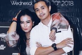 Mantan muncikari artis robby abbas mengakui telah mengonsumsi narkoba. Breaking News Artis Inisial Jj Ditangkap Polres Jakbar Karena Narkoba Diduga Jennifer Jill Supit