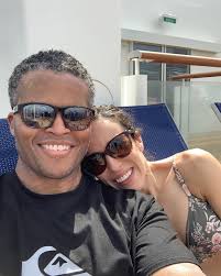 So we got away for year number 15! Very lucky that all worked out so we  could spend a day with family with @williamwiens, and @roatanmassagetherapy  Highlight was holding a sloth!