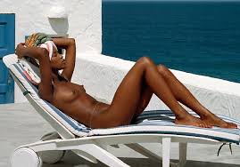 Super Model Naomi Campbell Nude And Sexy Photos - NuCelebs.com