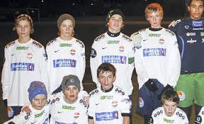 Offisiell konto for strømsgodset toppfotball #ektekjærlighet #blåmagi godset.no. Spilte Barbeint Pa Fjellbanen Celina Ble Fodt I Kosovo I 1996 Men Flyttet Til Drammen Som To Aring Bodde Pa Fjell I Drammen Og Tilbrakte Store Deler Av Barndommen Pa Fjellbanen Barbeint Han Tok Nemlig Av Seg Sko Og Sokker Nar Han Spilte Det Er Pa