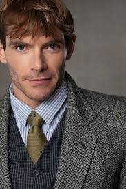 Robert Puga's Instagram, Twitter & Facebook