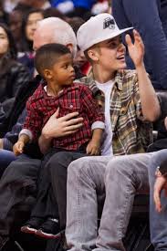 Paul didn't do much scoring in the contest, leaving that responsibility to backcourt mate devin booker. Justin Bieber Babysits Chris Paul S Son Cp3 1 On 1 W Bieber Ballislife Com