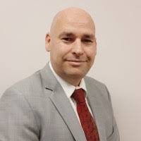 100+ perfiles de «Trotter»