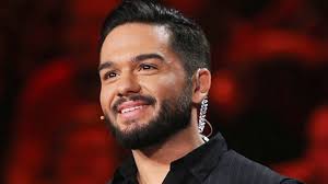 (για πρόσωπο) ηθικός, ενάρετος, έντιμος. Xrhstos Mastoras Eimai Ellhnas Boreiohpeirwths Kai Perhfanos