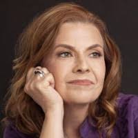 Suzanne Phelps's Instagram, Twitter & Facebook