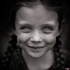 Black And White Photos Of Children S Faces گونه اش چال می افته دی دوست دارم Picture On Visualizeus Photography Inspiration Portrait Portrait Portrait Photography