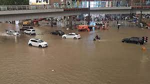 Les inondations ont entraîné l'évacuation depuis le 9 juin de plus d'un million de personnes, selon les autorités chinoises. Vavbmql Ojsf2m